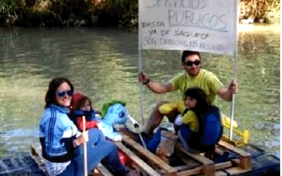 Los vecinos de Torrero celebran la XXXIV Bajada del Canal contra los excesos especulativos en el barrio