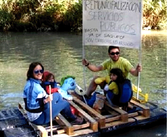 Los vecinos de Torrero celebran la XXXIV Bajada del Canal contra los excesos especulativos en el barrio