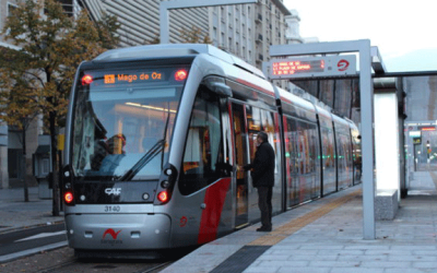 El consistorio amplía la gratuidad del transporte público al personal sanitario y de servicios auxiliares de las residencias de mayores