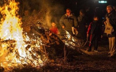 Hoguera de San Antón 2017, con entrega de la Llave de la República y el Mostrenco del Año