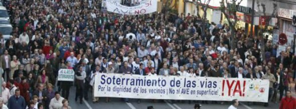 CEAV Condena el uso de la fuerza contra los vecinos de Murcia que defienden el soterramiento de las vías del AVE