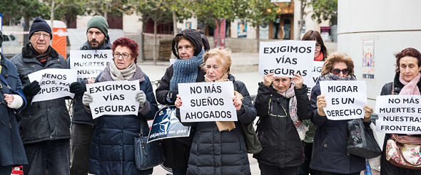 Concentración por las 8 personas muertas en dos pateras en el Estrecho. MAÑANA MARTES