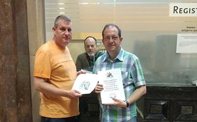 ARRABAL-Bº JESÚS Entrega de firmas contra el Rastro en la Estación del Norte