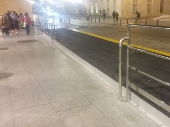 La FABZ pide mejorar las plataformas del bus en la calle Don Jaime