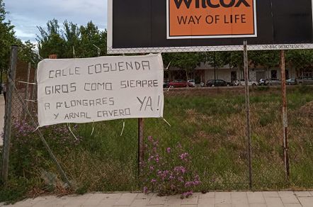 La AV. Barrio Jesús pide remodelar el tráfico en calle Cosuenda