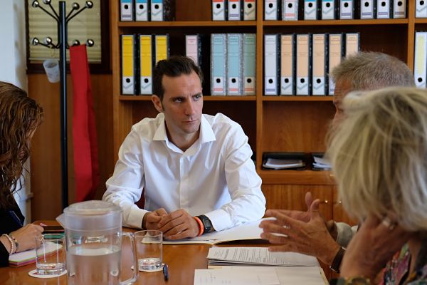 Reunión de la AV. Las Fuentes con el consejero de Participación del Ayuntamiento