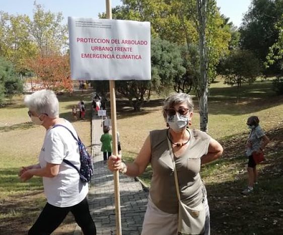 CONCENTRACIÓN en defensa del arbolado del parque Torre Ramona FOTOS