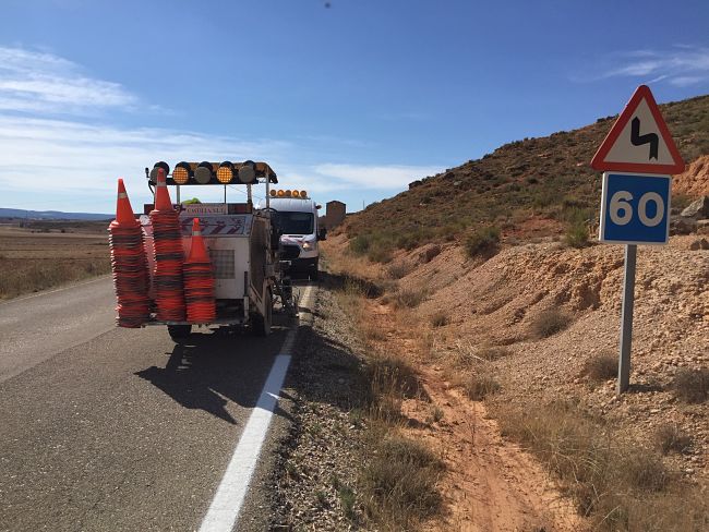 La Diputación adjudica un contrato de 291.000 euros para mejorar la señalización y elementos de seguridad de sus carreteras