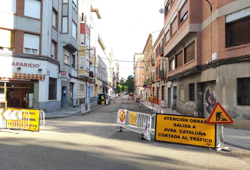 Vecinos de Santiago Lapuente proponen soluciones a la falta de aparcamiento por las obras. EN LOS MEDIOS