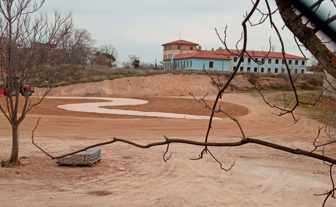 Obras en el solar de la calle Villa de Pau