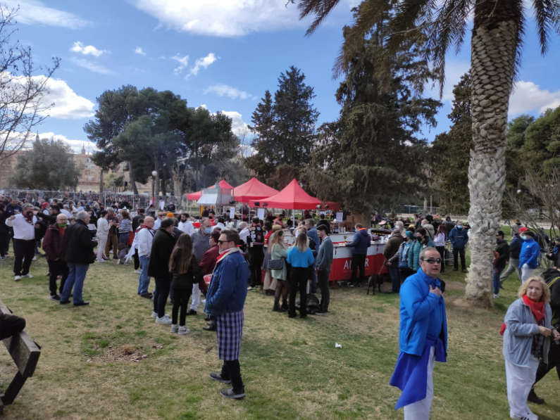 Rechazo a los horarios de actos en vía pública anunciados por el Ayuntamiento