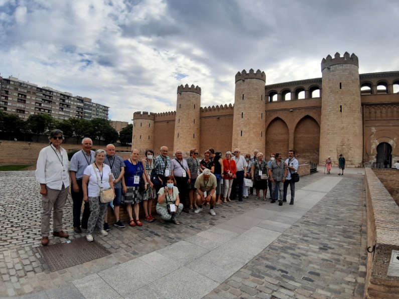 La Comisión de Personas Mayores visita el Palacio de La Aljafería