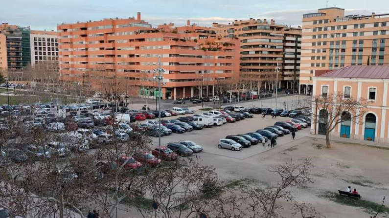Arrabal y Barrio Jesús piden terminar la autorización provisional para aparcar junto a la Estación del Norte