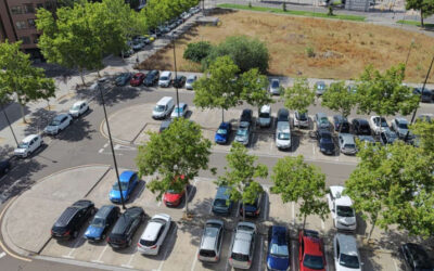 Estado del solar en la calle Palencia y el aparcamiento de autocaravanas